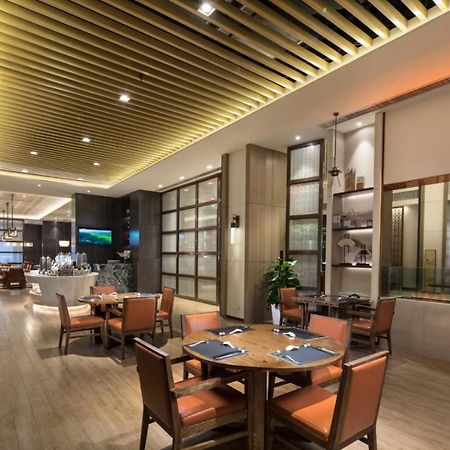 Ramada By Wyndham Baoji Jintai Hotel Exterior foto